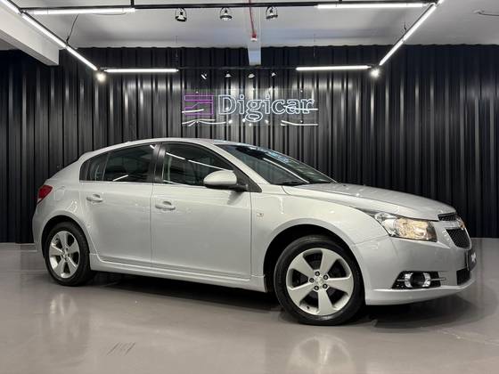 CHEVROLET CRUZE 1.8 LT 16V FLEX 4P AUTOMÁTICO CHEVROLET CRUZE 1.8 LT 16V FLEX 4P AUTOMÁTICO